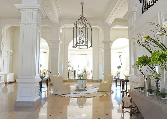 Grand- Du Cap-Ferrat, A Four Seasons